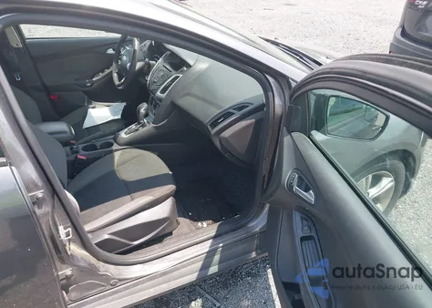 2014 Ford Focus Se z USA, uszkodzony, nr VIN 1FADP3K20EL188088